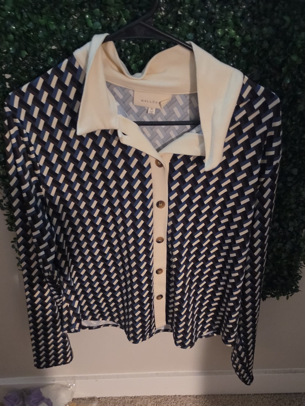 MELLODAY Navy, White & Light Blue Geometric Button-Up Top
